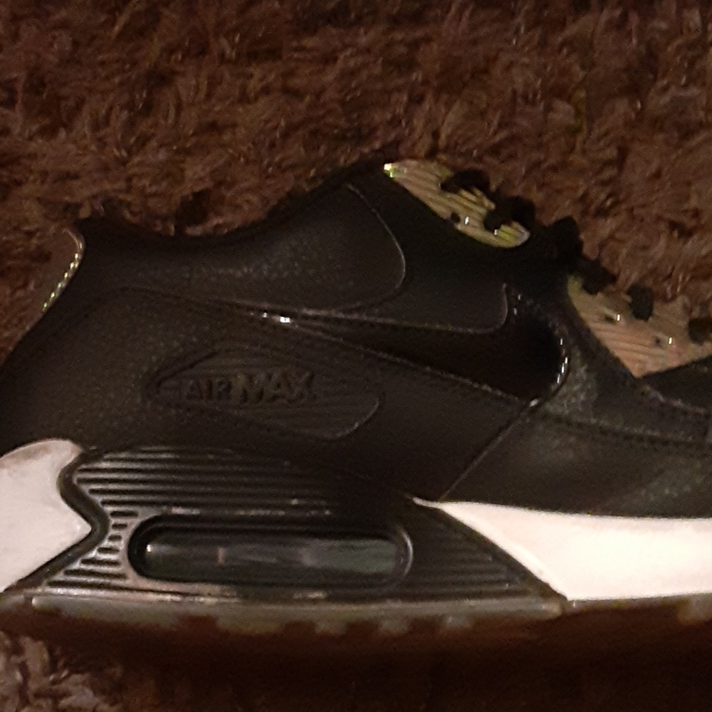 Shoes - Picture 2 of 4